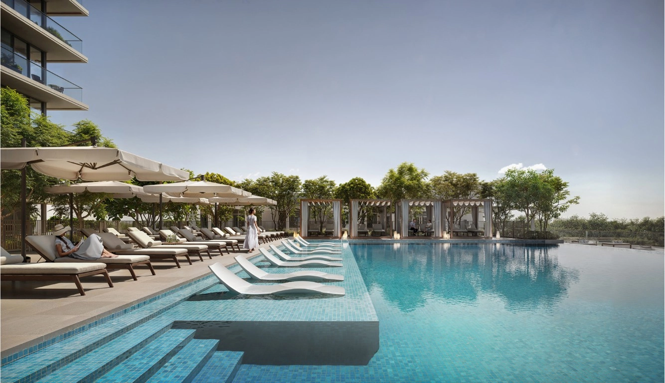 Private terraces and balconies overlooking the golf course in Golf Acres